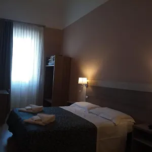 3* Ξενοδοχείο Hhb